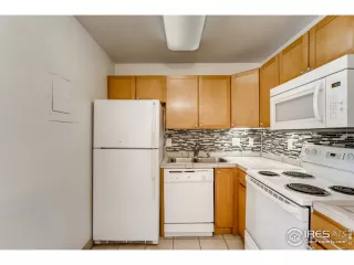 Photo #2: 940933 Listing