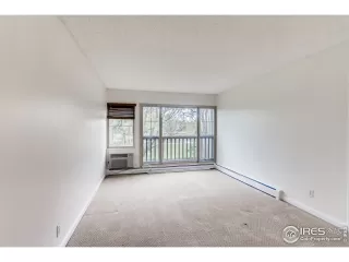 Photo #3: 940933 Listing