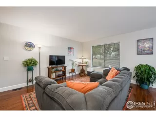 Photo #4: 940936 Listing 
