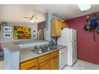 Photo #5: 940951 Listing