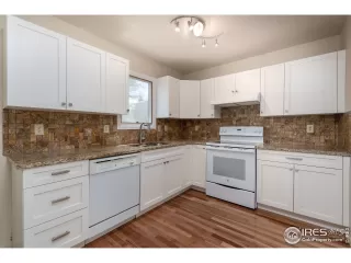 Photo #3: 941028 Listing