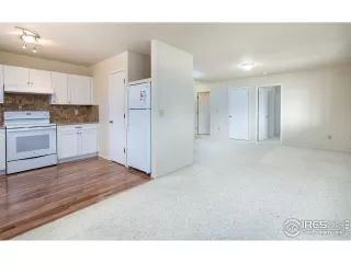 Photo #6: 941028 Listing