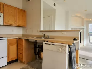 Photo #4: 941278 Listing