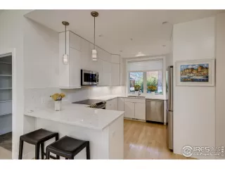 Photo #6: 941282 Listing