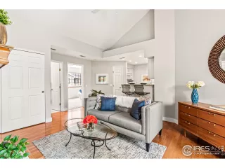 Photo #5: 941409 Listing