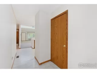 Photo #3: 941619 Listing