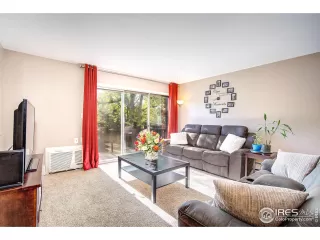 Photo #5: 941868 Listing