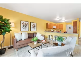 Photo #2: 941877 Listing