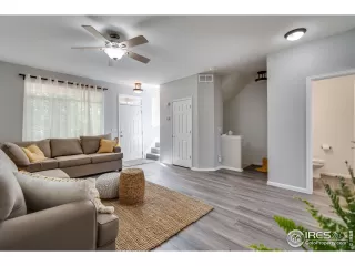 Photo #6: 941948 Listing