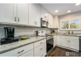 Photo #5: 941993 Listing 