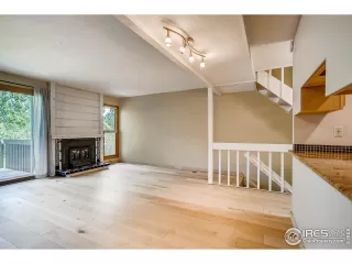 Photo #5: 942005 Listing