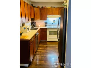 Photo #5: 942017 Listing 