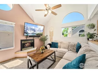 Photo #5: 942026 Listing