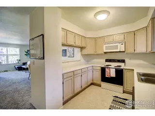 Photo #4: 942037 Listing