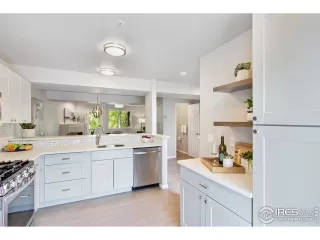 Photo #5: 942062 Listing