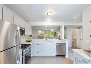 Photo #6: 942062 Listing