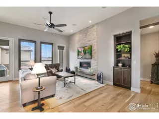 Photo #5: 942075 Listing