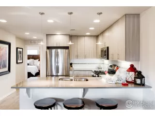 Photo #1: 942086 Listing