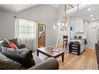 Photo #1: 942111 Listing