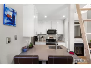 Photo #4: 942111 Listing