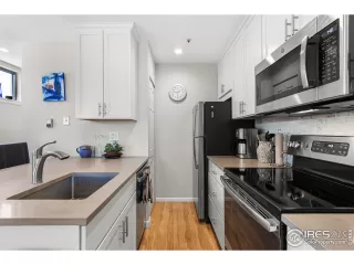 Photo #5: 942111 Listing