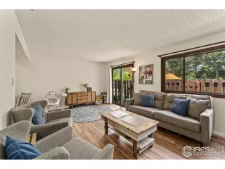 Photo #4: 942159 Listing