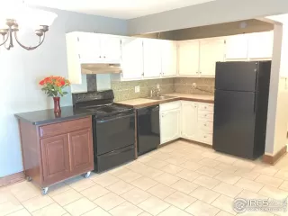 Photo #4: 942258 Listing 