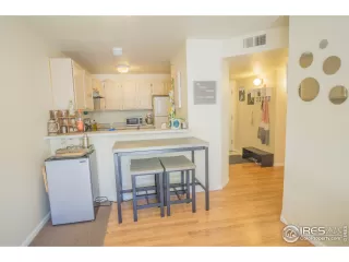 Photo #4: 942318 Listing