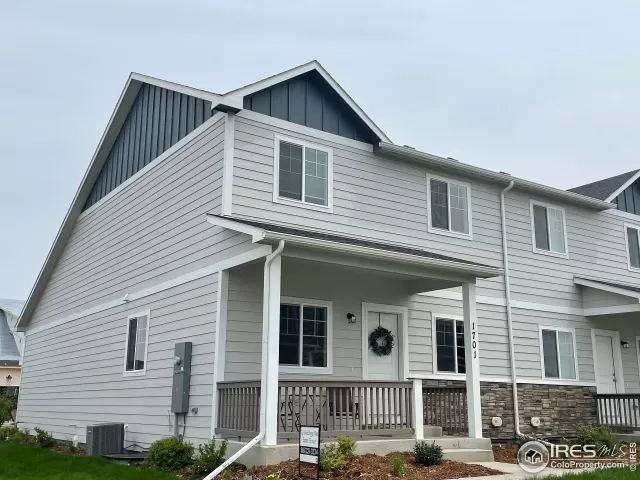 MLS: 942682 Condo For Sale