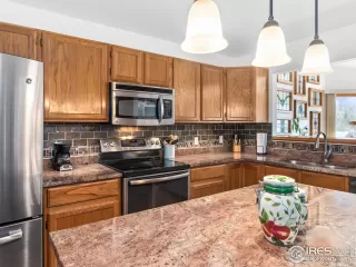 Photo #5: 942867 Listing