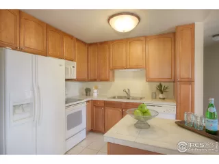 Photo #3: 942930 Listing