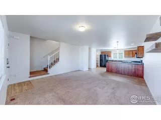 Photo #5: 942938 Listing