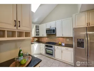 Photo #6: 942972 Listing