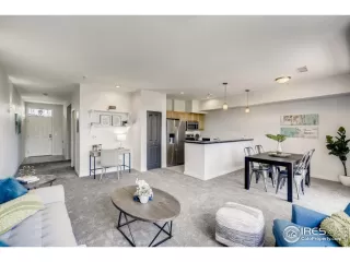 Photo #2: 942978 Listing