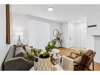 Photo #4: 9430101 Listing