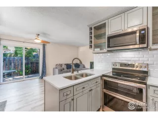 Photo #5: 943022 Listing