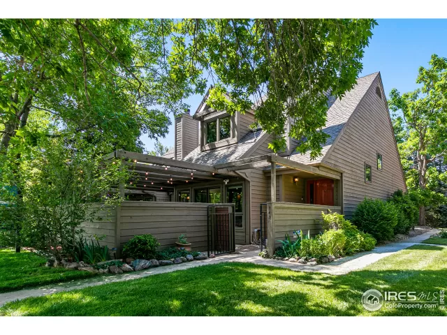 MLS: 943140 Condo For Sale