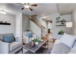 Photo #5: 943206 Listing