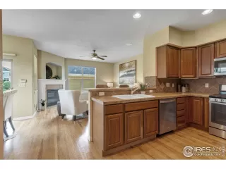 Photo #5: 943280 Listing 