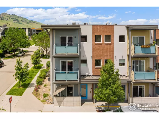 MLS: 943409 Condo For Sale