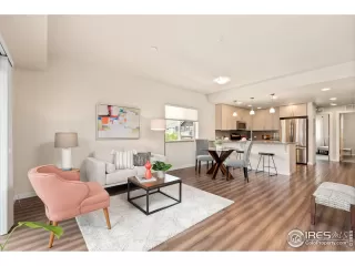 Photo #4: 943409 Listing