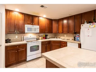 Photo #2: 943482 Listing
