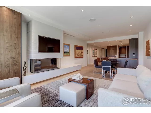 MLS: 943558 Condo For Sale