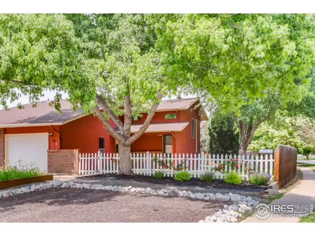 MLS: 943648 Condo For Sale