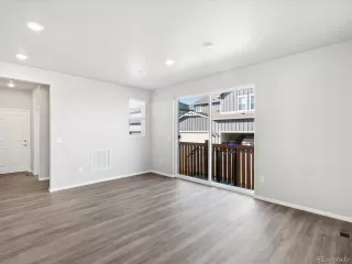 Photo #5: 9436498 Listing