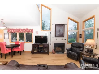 Photo #3: 943718 Listing