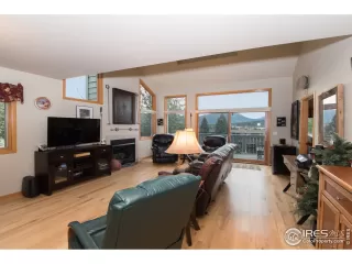 Photo #4: 943718 Listing