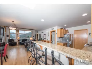 Photo #5: 943718 Listing