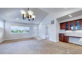 Photo #6: 943794 Listing