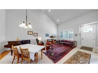 Photo #4: 943795 Listing